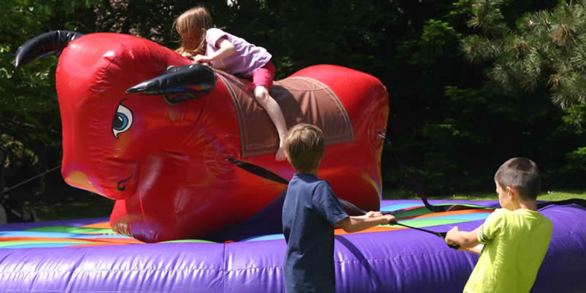 Bull-Riding / Pull-Riding - Kinder ziehen an Seilen - Funtasiewelt Kinder-Events