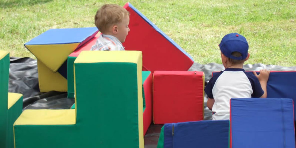 Riesenbausteine - Bauklötze aus Schaumstoff - Funtasiewelt Kinder-Events