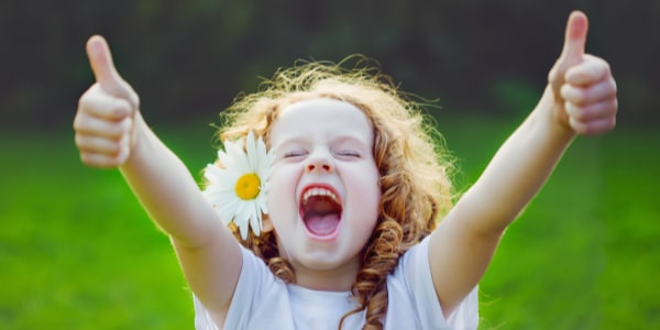 Ein Kind ist begeistert von den Kinderanimation.